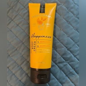 Bath & Body Works Happiness body cream new